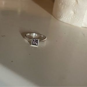 925 sterling silver ring with amethyst stone